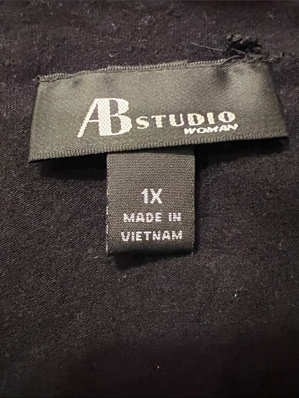 AB Studio Sleeveless V-Neck Top - White with Red, Teal, Navy, Gold - Picture 10 of 11